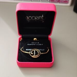 "D" Pendant Bracelet Gold Tone